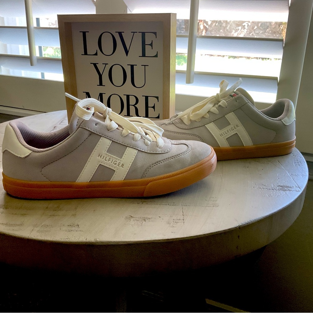 Tommy Hilfiger Light Gray Sneakers with Brown Sole